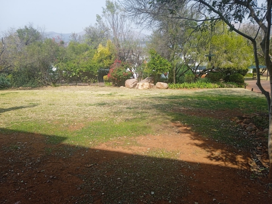 To Let 1 Bedroom Property for Rent in Kosmos North West